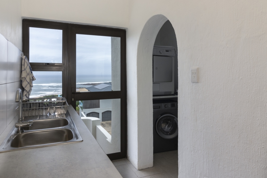 6 Bedroom Property for Sale in West Beach Eastern Cape